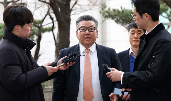 '서해피격 기밀 유출 혐의' 유병호 감사위원 경찰 출석