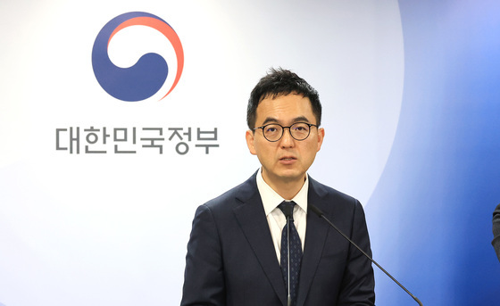 구자현 검찰총장 직무대행 "가짜뉴스 유포 선거사범 엄정 대응"