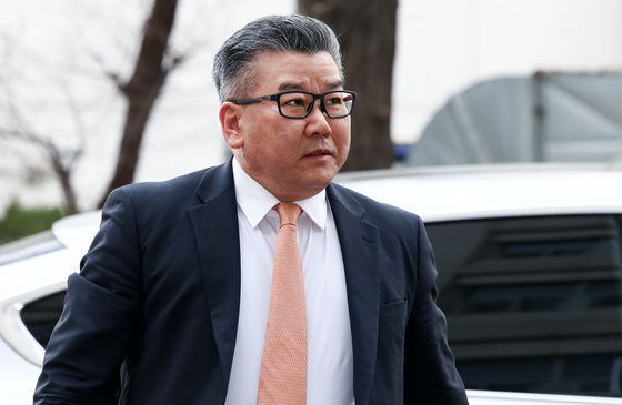 경찰 출석하는 유병호 감사위원