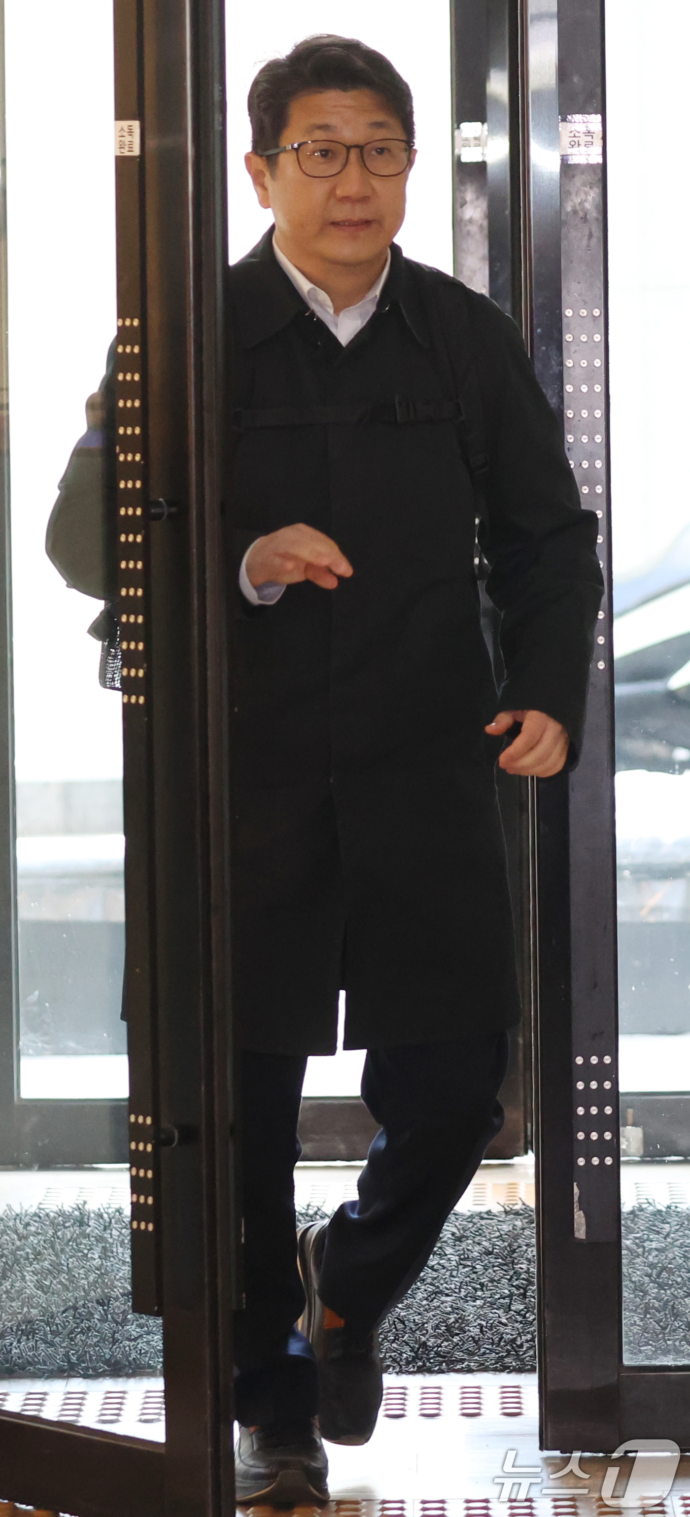 (서울=뉴스1) 김명섭 기자 = 문지석 광주지검 부장검사가 26일 오전 서울 서초구 안권섭 특별검사팀 사무실에서 '쿠팡 일용직 노동자 퇴직금 미지급 사건' 관련 참고인 조사를 받기 …