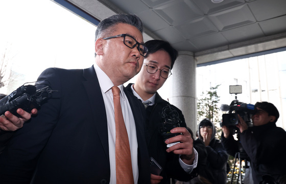 '서해피격 기밀 유출 혐의' 유병호 감사위원, 경찰조사 출석