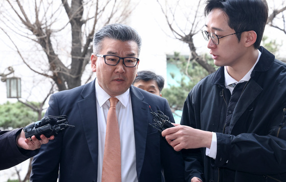 '서해피격 군사 기밀누설' 혐의 유병호 감사위원 경찰 출석