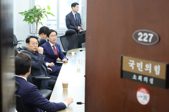 장동혁 면담 기다리는 중진들