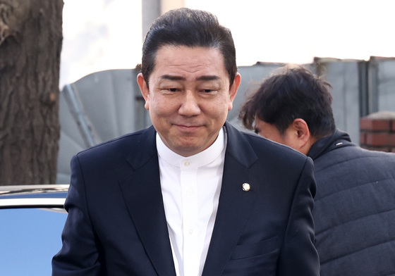 '13개 비위 의혹' 김병기 의원 첫 피의자 조사