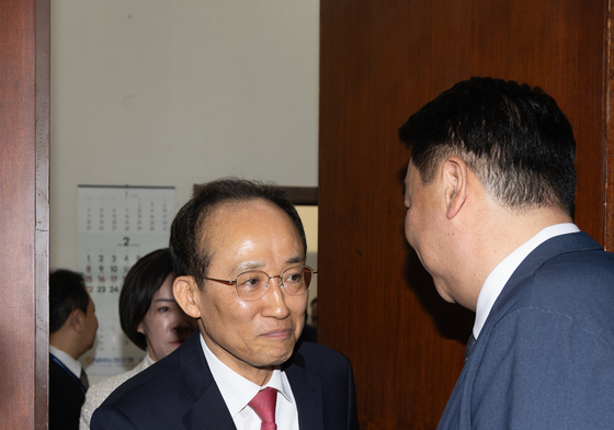 대구경북 행정통합 찬반 투표소 나서는 추경호 의원