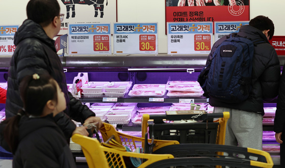본업 강화에 홈플러스 반사이익까지…실적 개선한 이마트·롯데마트