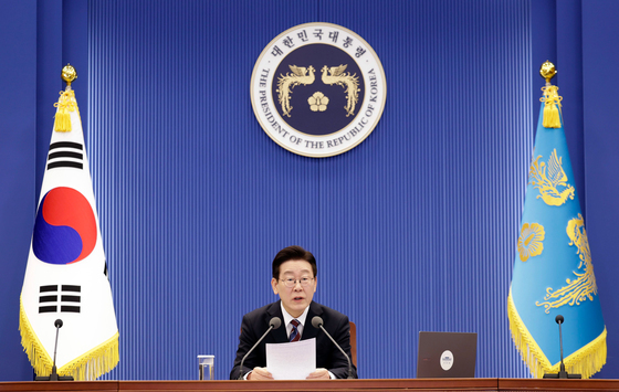 수석보좌관회의 발언하는 이재명 대통령