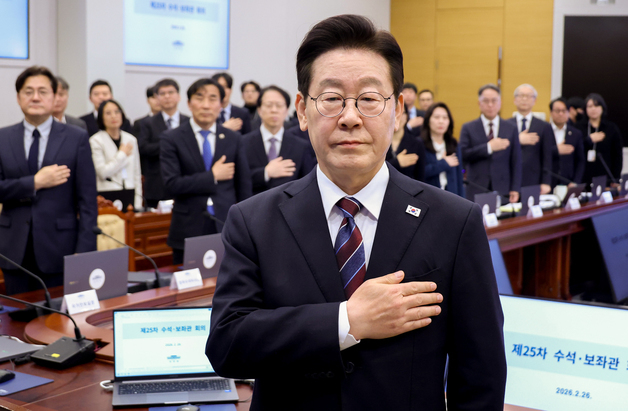 李대통령 "코리아 디스카운트서 프리미엄으로…주가누르기 방지법 뒷받침"