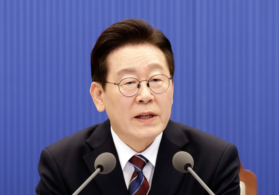 李대통령 "대출·청약 '결혼 페널티' 반드시 찾아내 고쳐야"