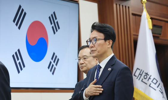 국민의례하는 김민석 총리