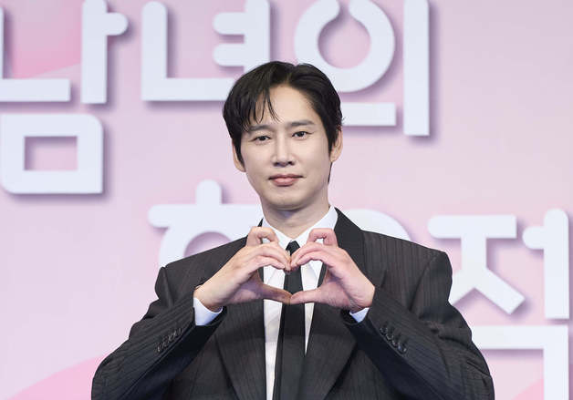 AV 업로드 논란 이후…박성훈, '미혼남녀'로 복귀 성공할까(종합)