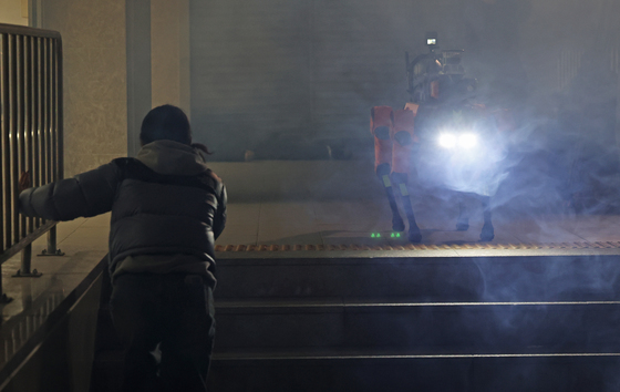 구조자 식별하는 AI 소방로봇