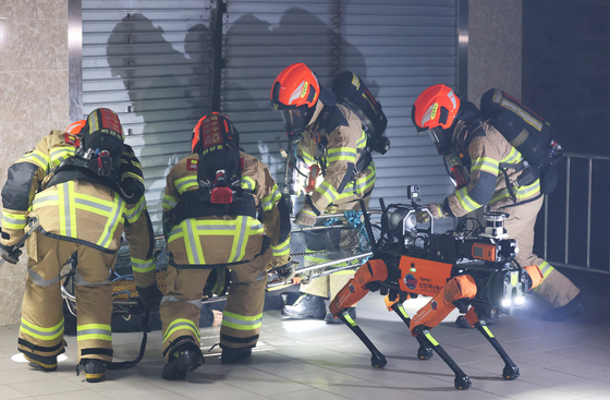 인공지능 옷 입고 진화하는 소방로봇