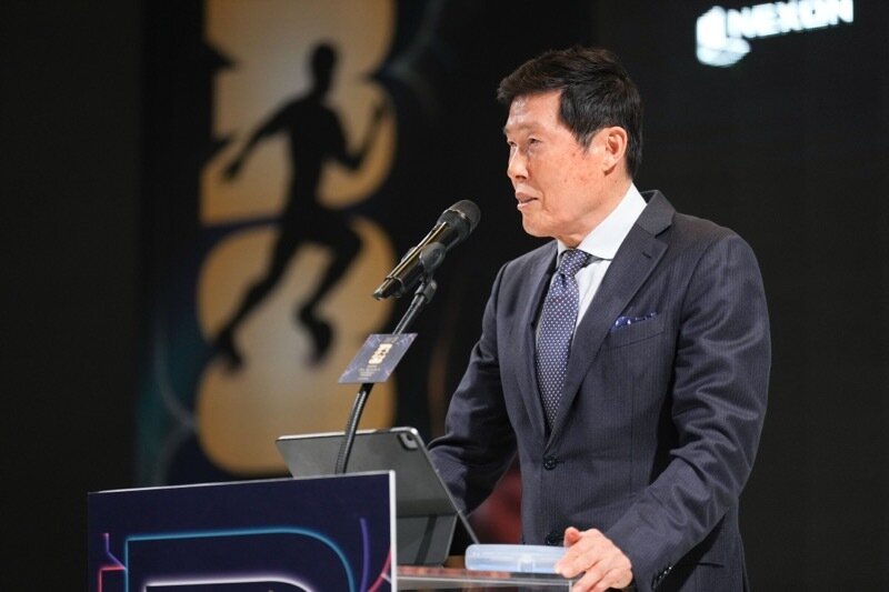 본문 이미지 - 차범근 축구상 시상식에서 발언하는 차범근 이사장(팀차붐 제공)  