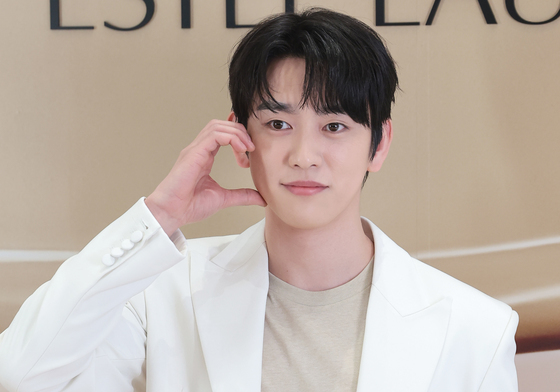 갓세븐 진영, 맑은 눈의 왕자님