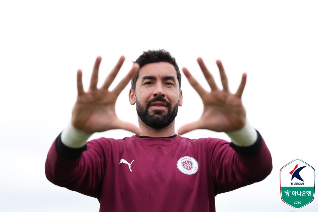 본문 이미지 -  올해  K리그에 새롭게 등장한 외국인 골키퍼 노보(한국프로축구연맹 제공)