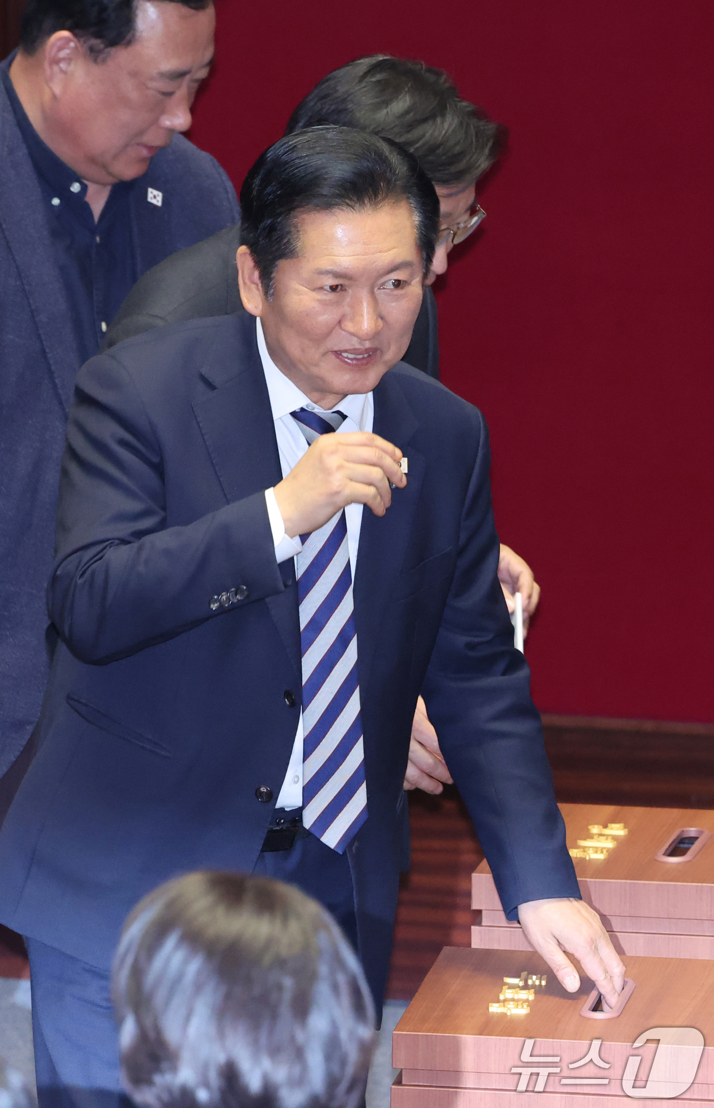 (서울=뉴스1) 신웅수 기자 = 정청래 더불어민주당 대표가 26일 서울 여의도 국회에서 열린 제432회 국회(임시회) 제8차 본회의에서 일명 '법 왜곡죄법'인 형법 일부개정법률안( …