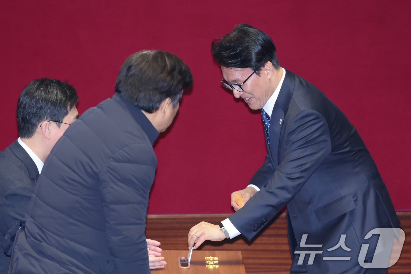 (서울=뉴스1) 신웅수 기자 = 김민석 국무총리가 26일 서울 여의도 국회에서 열린 제432회 국회(임시회) 제8차 본회의에서 일명 '법 왜곡죄법'인 형법 일부개정법률안(수정안)에 …