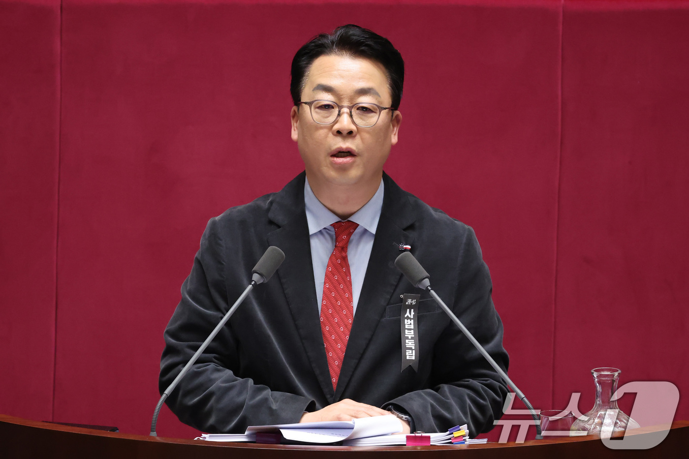 (서울=뉴스1) 신웅수 기자 = 곽규택 국민의힘 의원이 26일 서울 여의도 국회에서 열린 제432회 국회(임시회) 제8차 본회의에서 재판소원제 도입을 골자로 한 헌법재판소법 개정안 …