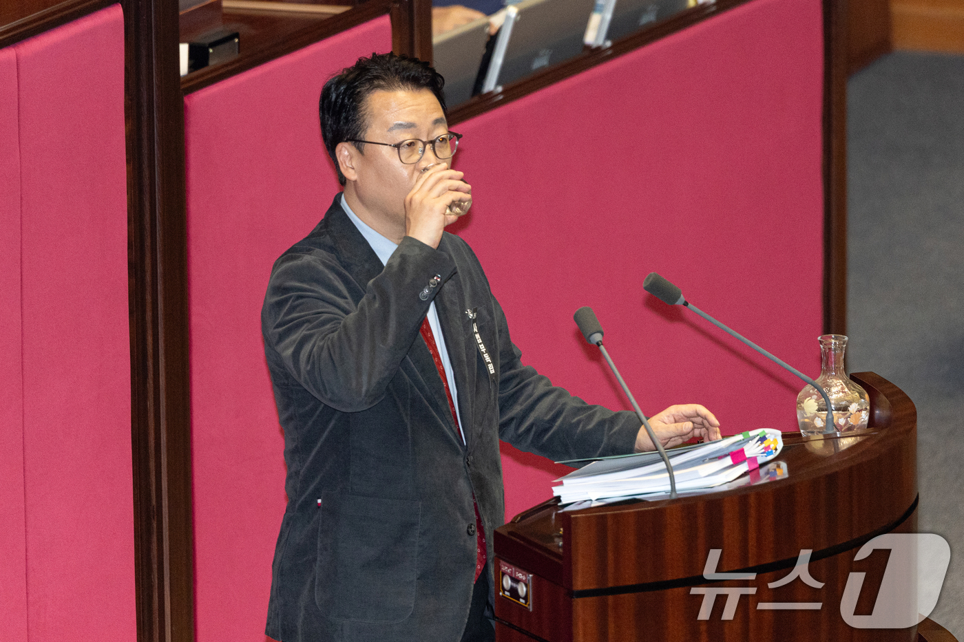 (서울=뉴스1) 이승배 기자 = 26일 서울 여의도 국회에서 열린 제432회 국회(임시회) 제8차 본회의에서 곽규택 국민의힘 의원이 재판소원제 도입을 골자로 하는 헌법재판소법 일부 …