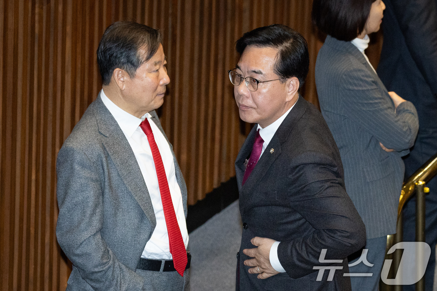 (서울=뉴스1) 유승관 기자 = 송언석 국민의힘 원내대표가 26일 서울 여의도 국회에서 열린 제432회 국회(임시회) 제8차 본회의에서 천영식 방송미디어통신위원회 위원 추천안이 부 …