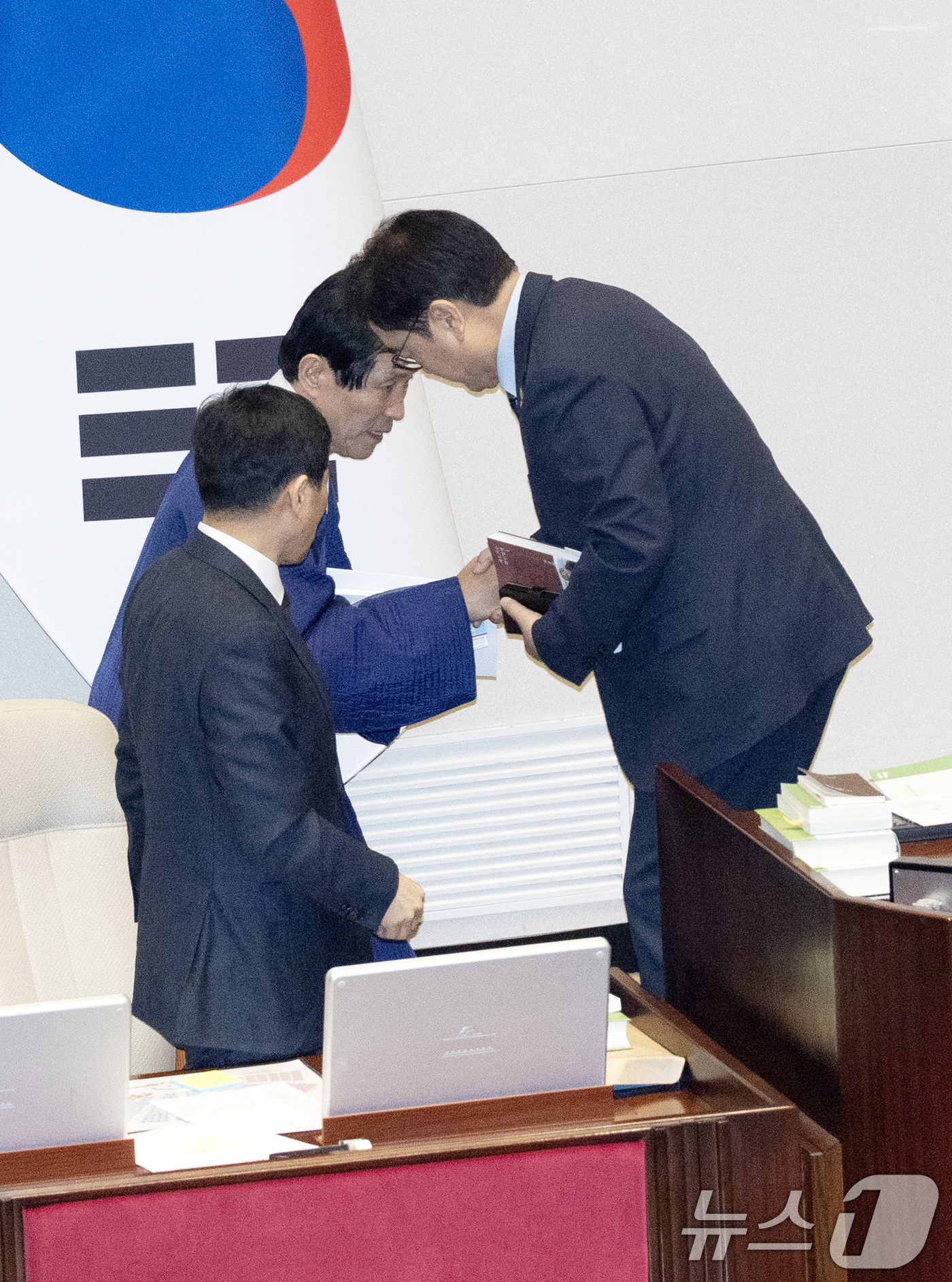 (서울=뉴스1) 이승배 기자 = 26일 서울 여의도 국회에서 열린 제432회 국회(임시회) 제8차 본회의에서 곽규택 국민의힘 의원이 재판소원제 도입을 골자로 하는 헌법재판소법 일부 …