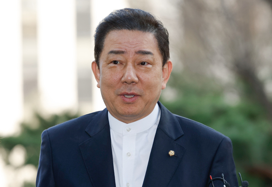 김병기 의원, 경찰 2차 조사 출석