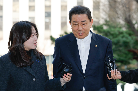 권력수사 시험대 오른 경찰…강선우 구속 이어 13가지 의혹 김병기는