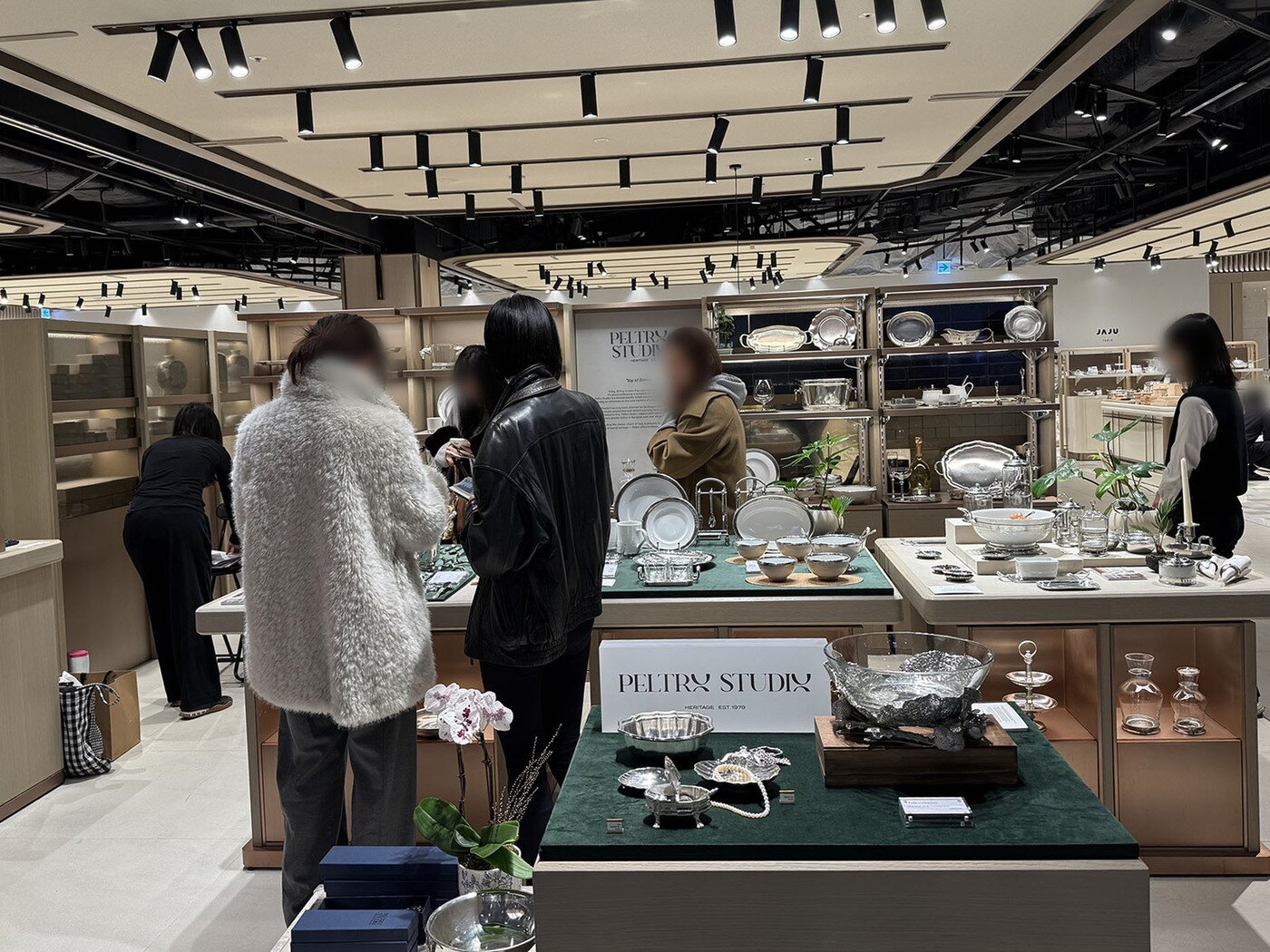 본문 이미지 - 신세계백화점 강남점 9층 펠트로스튜디오 팝업스토어(신세계백화점 제공)