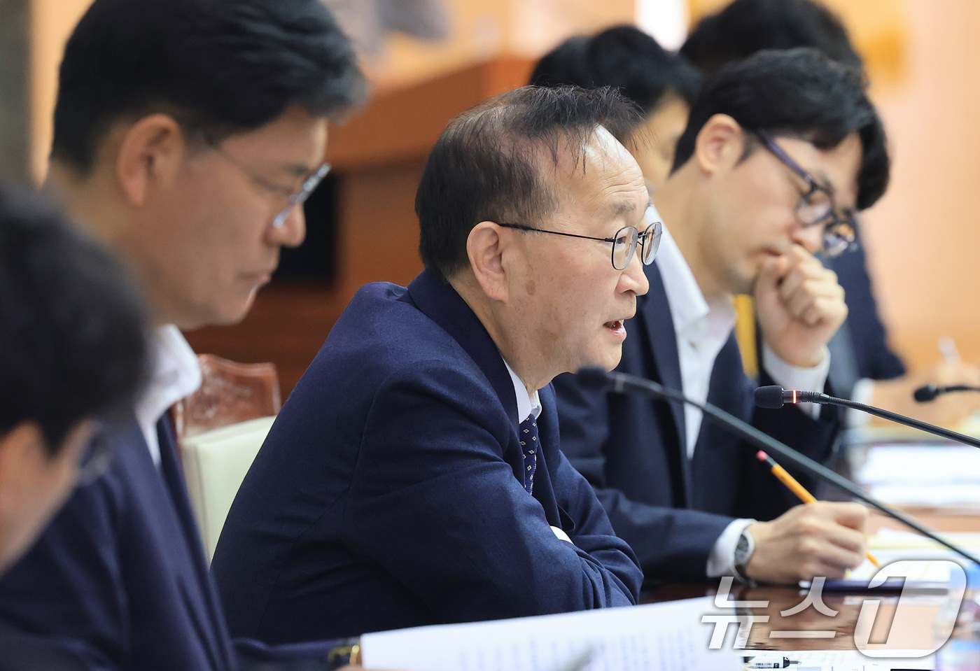 (서울=뉴스1) 임세영 기자 = 김남중 통일부 차관이 27일 서울 종로구 정부서울청사에서 열린 2026년 지방자치단체 남북교류협력 정책협의회에서 모두발언을 하고 있다. 2026.2 …