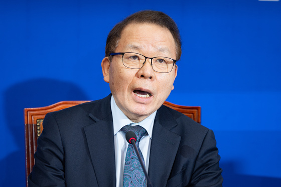 '민주당 강원지사 후보에 우상호 전 정무수석 단수 공천'