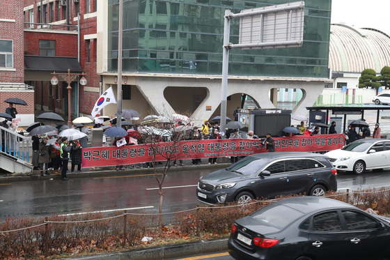 한동훈 방문 앞두고 서문시장 긴장 고조