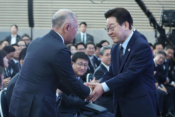 李대통령 "현대차 혁신·자원 합치면 새만금은 기회의 땅…확실히 뒷받침"