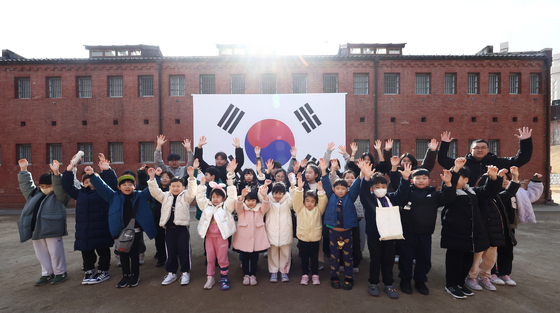 '대학독립 만세'