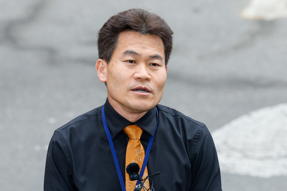 경찰 조사 출석하는 전한길