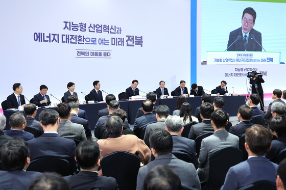 이재명 대통령, '전북의 마음을 듣다' 타운홀미팅 간담회