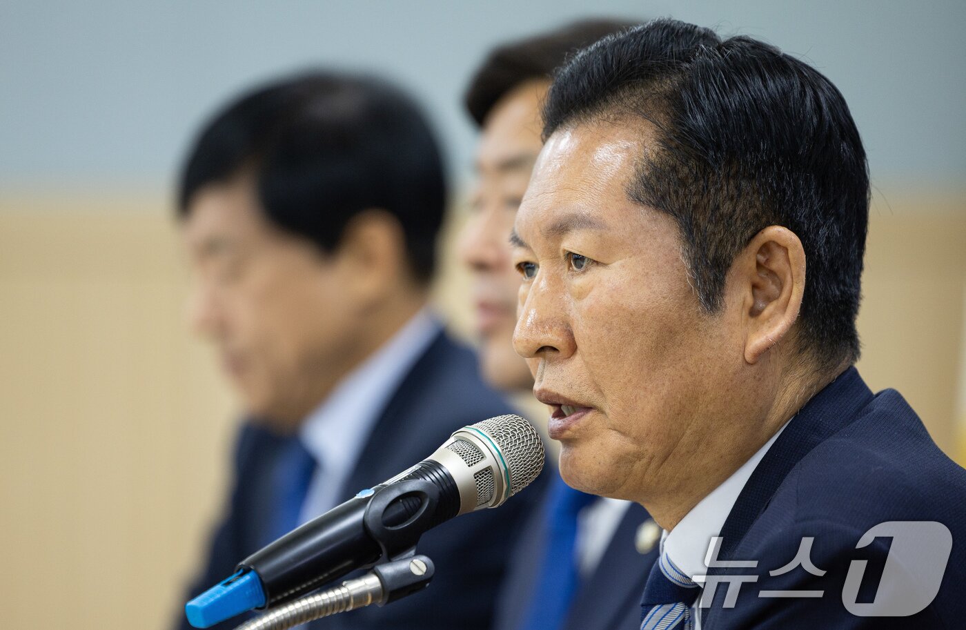 본문 이미지 - 정청래 더불어민주당 대표가 27일 대구 중구 2·28민주운동기념회관에서 열린 대구 현장 최고위원회의에서 모두 발언을 하고 있다. (더불어민주당 제공. 재판매 및 DB 금지) 2026.2.27 ⓒ 뉴스1 유승관 기자