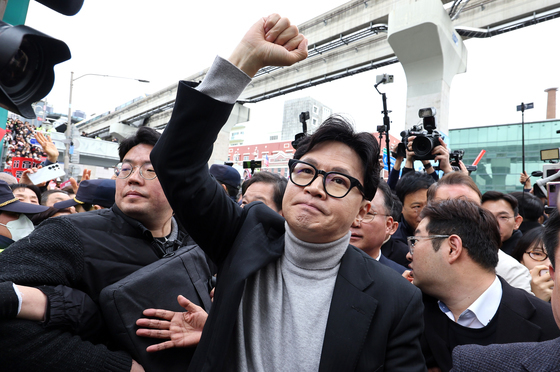 대구 찾은 한동훈 "계엄 건너는 배로 써달라…윤석열 노선 끊어내야"