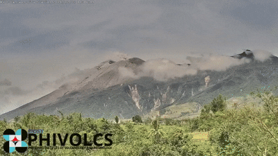 필리핀 칸라온 화산 이틀 연속 폭발…"거대한 연기 기둥"[영상]