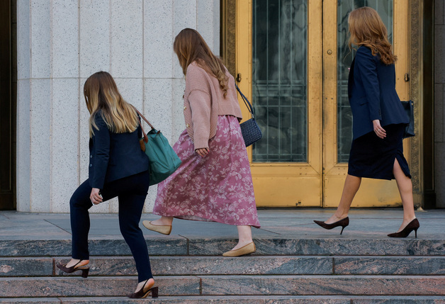 "SNS에 어린 시절 지배당해"…메타·구글에 소송 美20대 피해 증언