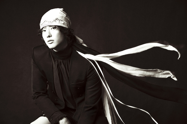 음악 넘어 영화까지…우즈, 첫 정규로 펼칠 본격 '정주행' [N초점]