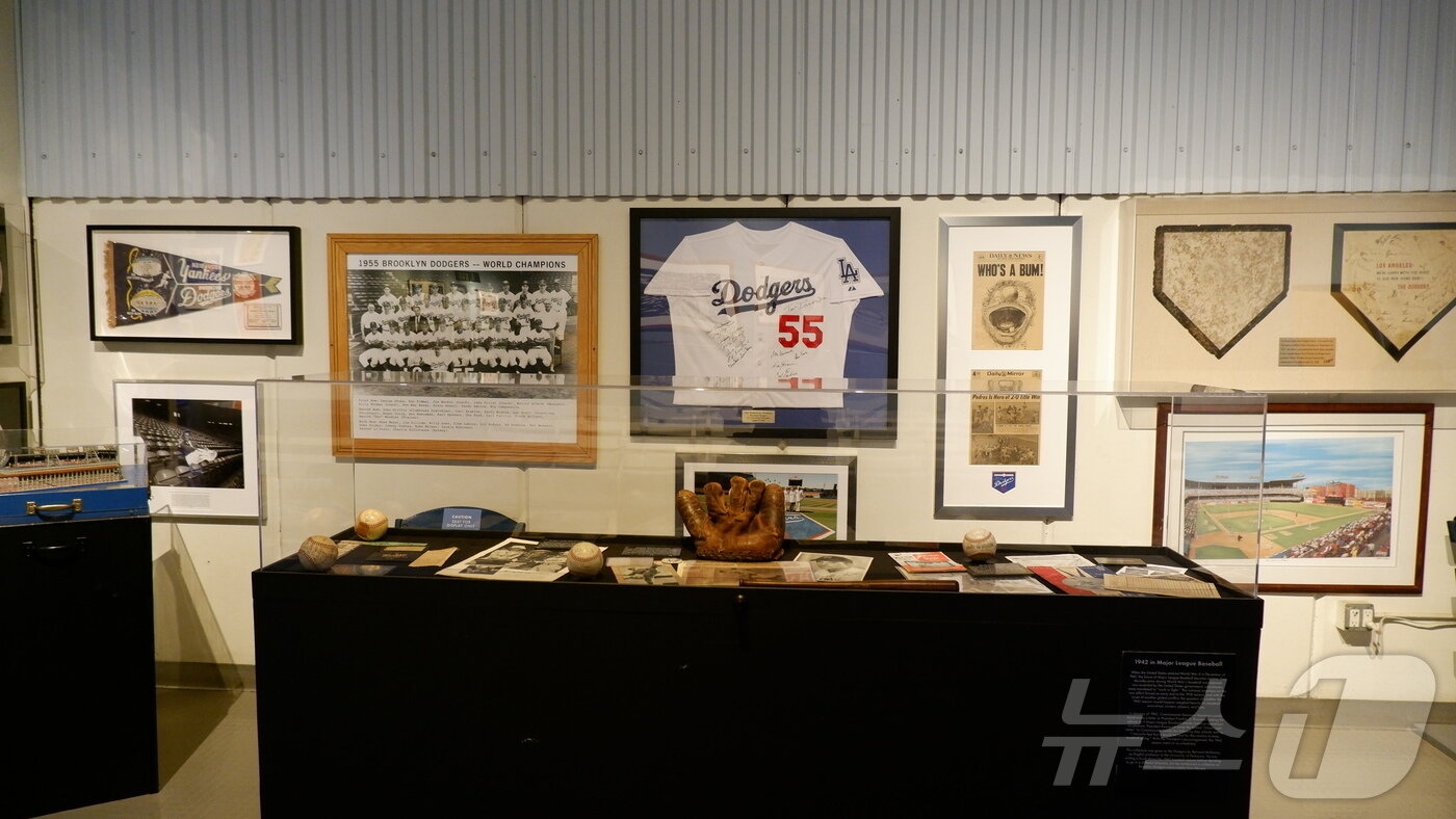 본문 이미지 - 과거 레전드 선수들의 소장품이 전시돼 있다. ⓒ 뉴스1 윤슬빈 관광전문기자