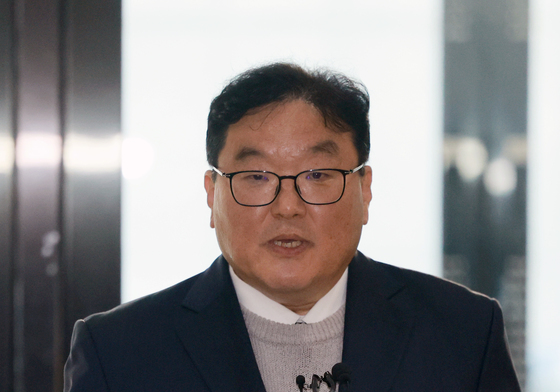 반박 기자회견하는 엄희준 검사