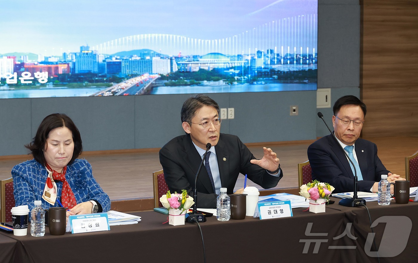 (서울=뉴스1) = 권대영 금융위원회 부위원장이 27일 오후 경남 창원시 성산구 청원컨벤션센터에서 열린 국민성장펀드·지방우대금융 지역간담회에서 발언을 하고 있다. (금융위원회 제공 …