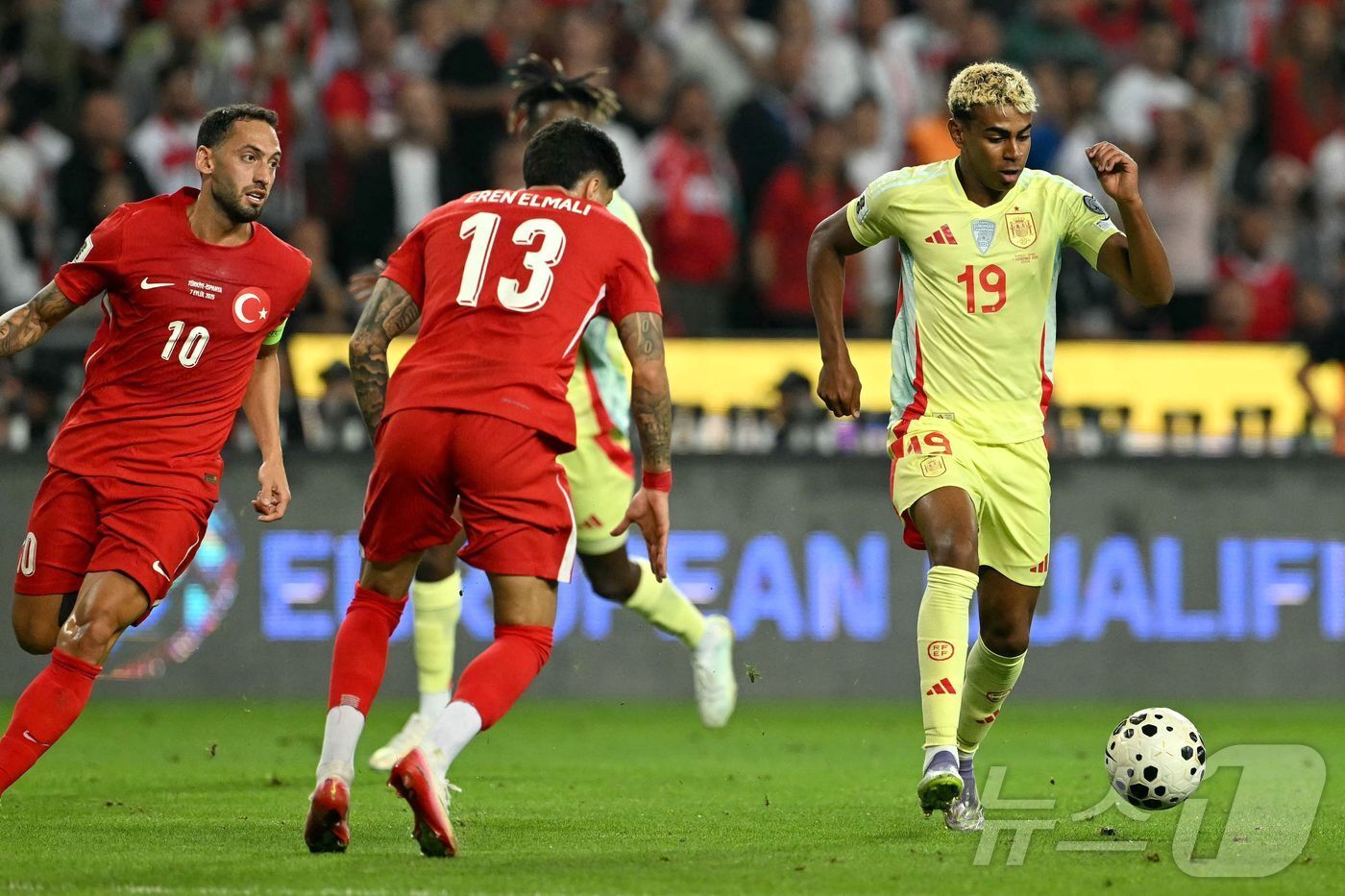 본문 이미지 - 스페인의 신성 라민 야말 ⓒ AFP=뉴스1