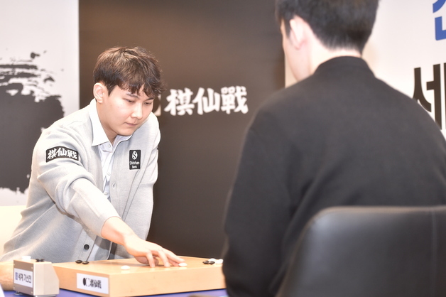 박정환 9단, 기선전 초대우승…中 왕싱하오 꺾고 5년 만에 메이저 타이틀(종합)