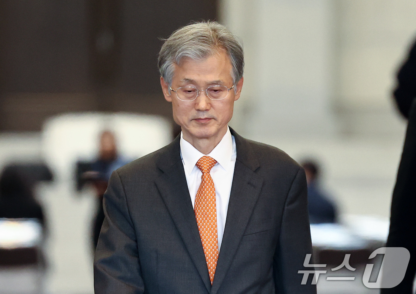 (서울=뉴스1) 최지환 기자 = 조희대 대법원장이 27일 오후 서울 서초구 대법원을 나서고 있다. 2026.2.27/뉴스1