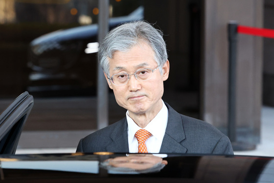 퇴근하는 조희대 대법원장