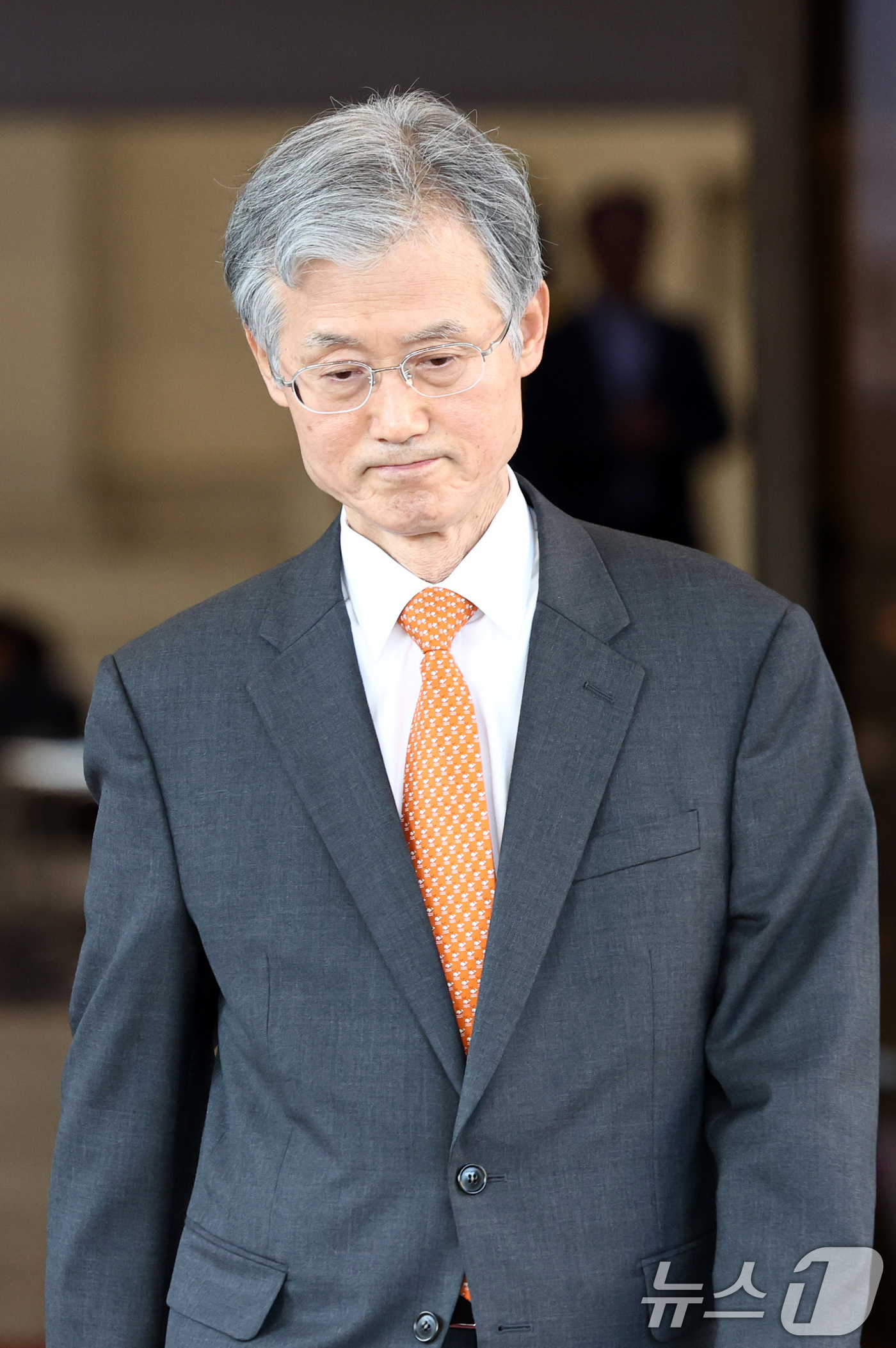 (서울=뉴스1) 최지환 기자 = 조희대 대법원장이 27일 오후 서울 서초구 대법원을 나서고 있다. 2026.2.27/뉴스1