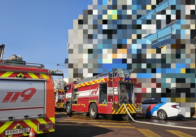 분당 7층짜리 근린생활시설서 큰불…의원 환자 등 84명 대피(종합)